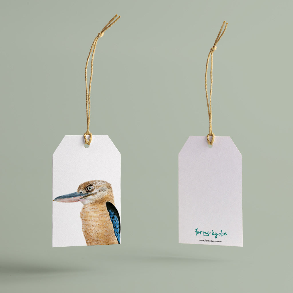 kookaburra australian bird gift tag with twine string on green background